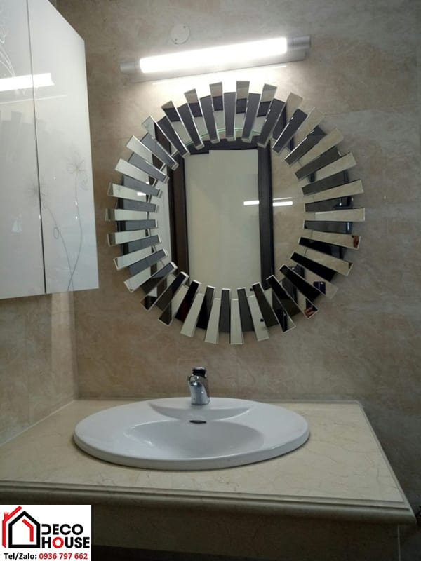 Gương trang trí treo tường phòng tắm