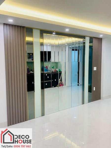 Gương dán tường giá rẻ Hoàng Mai
