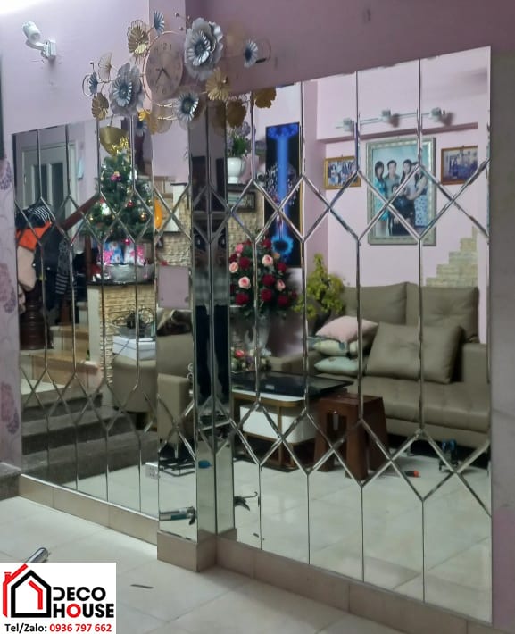 Gương dán tường trang trí tại Thanh Xuân