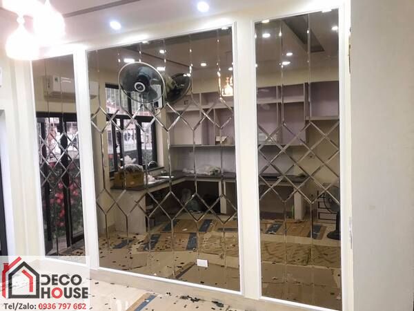 Đơn vị bán gương trang trí dán tường tại Thanh Trì đẹp