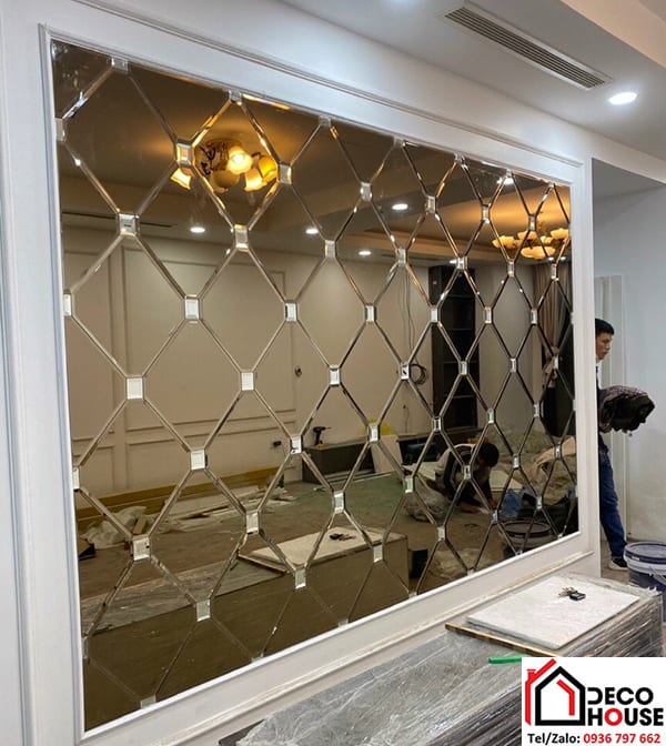 Gương trang trí phòng khách tại Tây Hồ